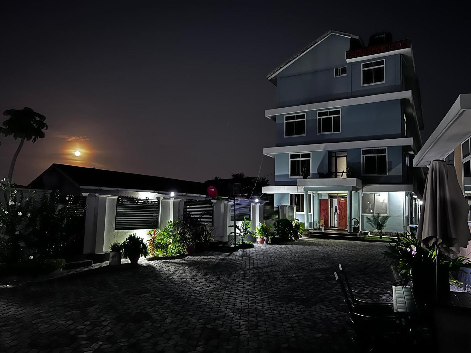 Haika Home Lodge Dar es Salaam Exteriör bild